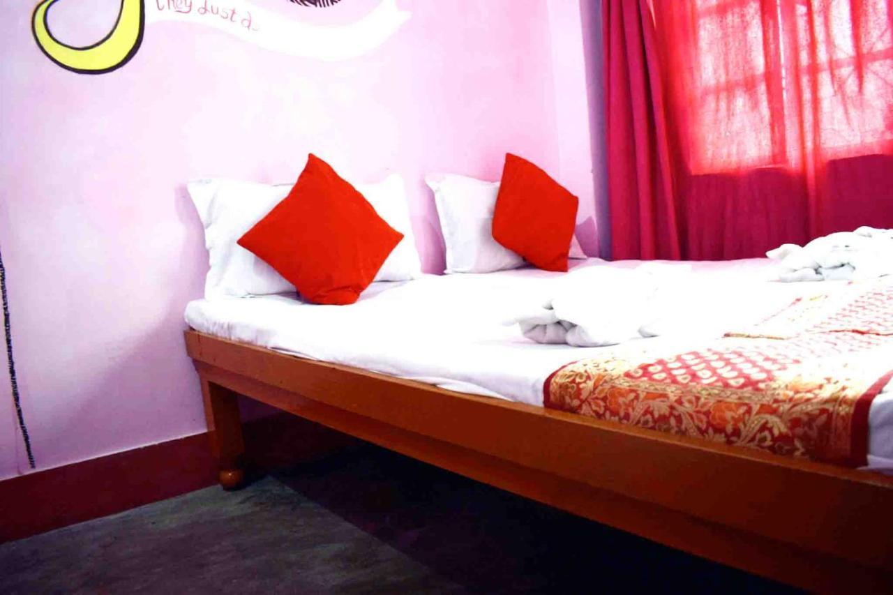 Family Guest House Benares Buitenkant foto