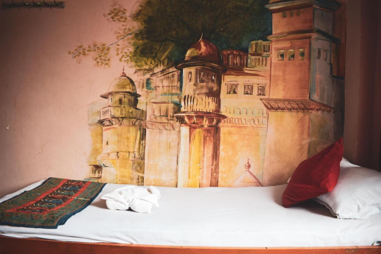 Family Guest House Benares Buitenkant foto