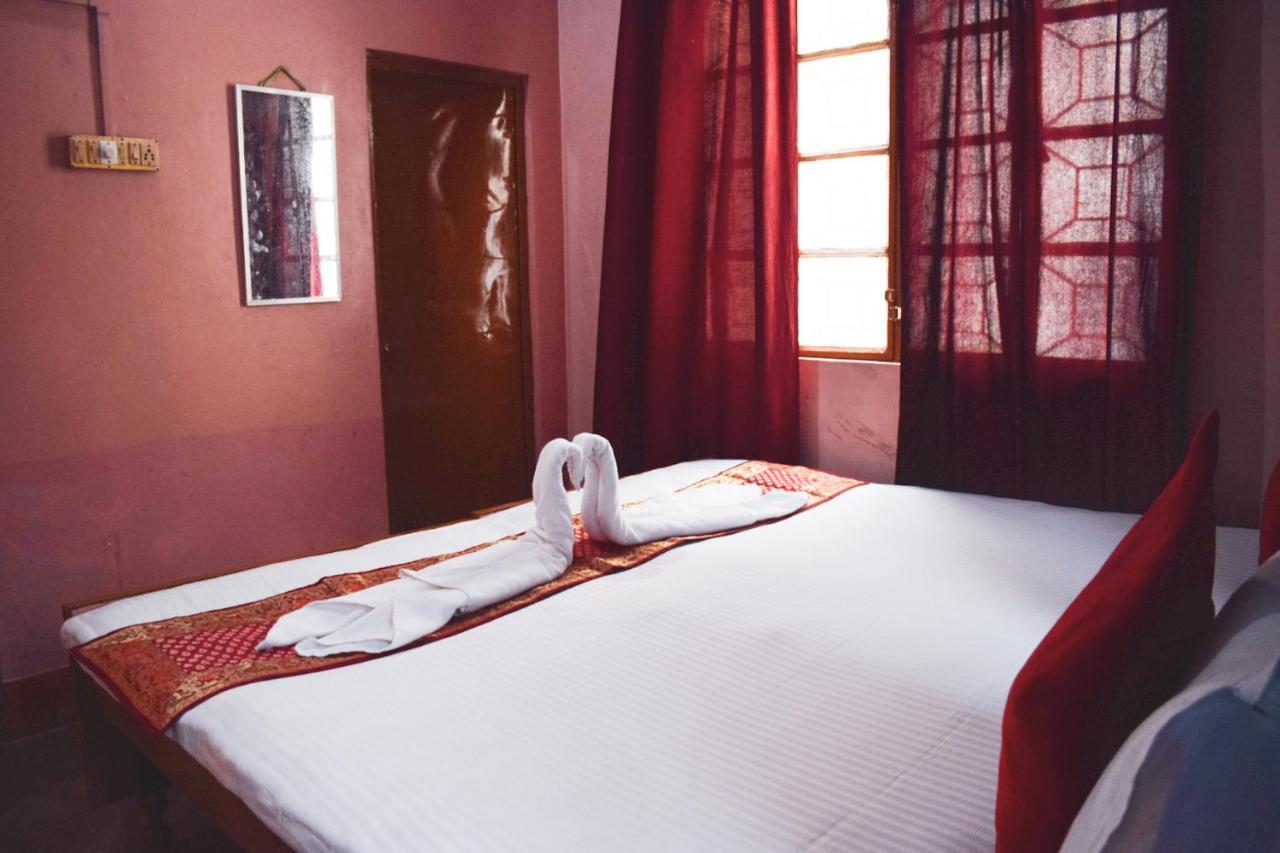Family Guest House Benares Buitenkant foto