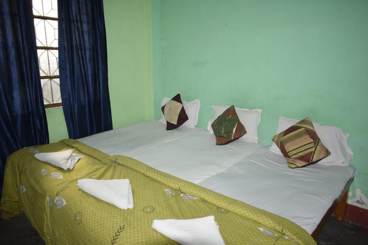 Family Guest House Benares Buitenkant foto